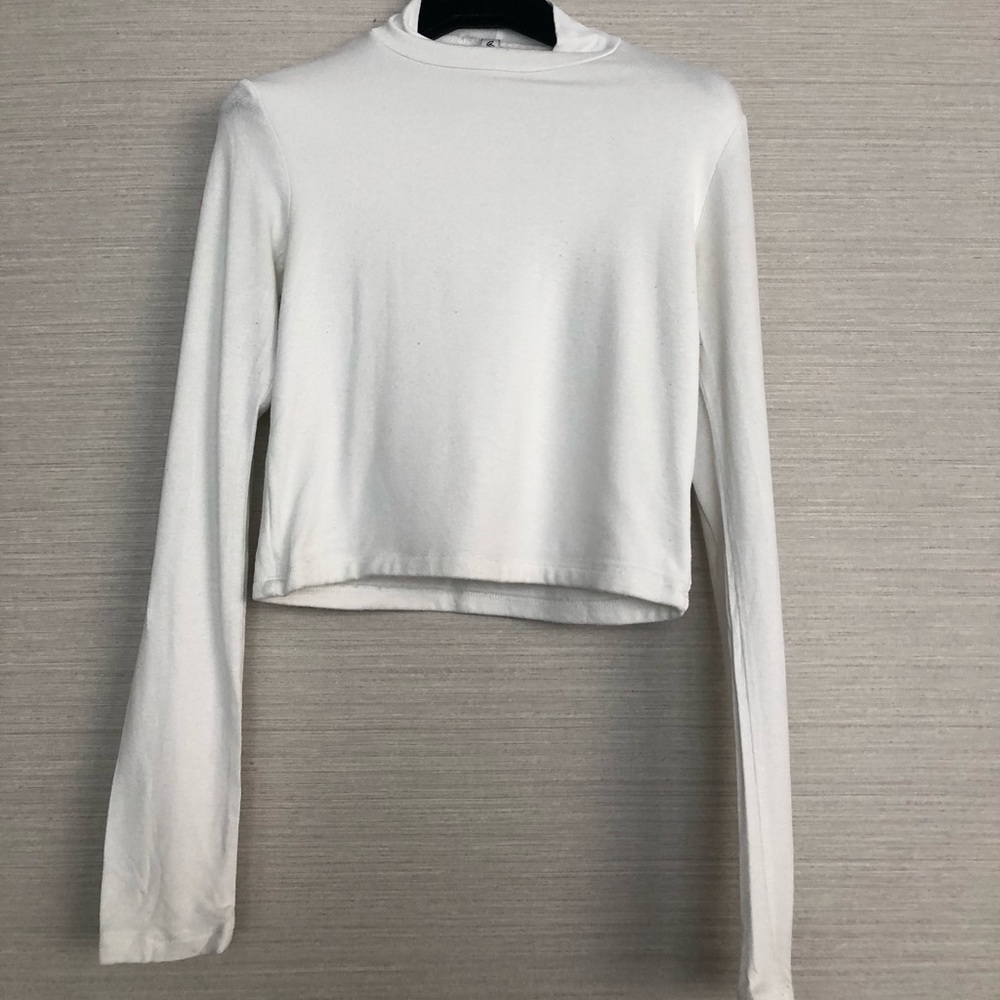 RoomService stretchy white sexy longsleeve croptop